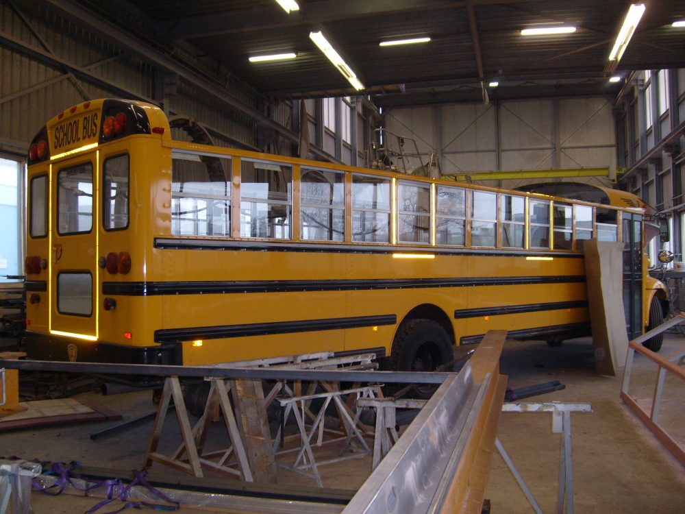 staal-contructies-schuifdak-schoolbus1